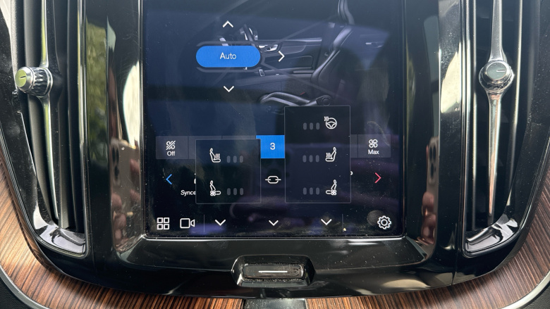 Volvo XC60 2.0 B5P Ultimate Dark 5dr AWD Geartronic Petrol Estate